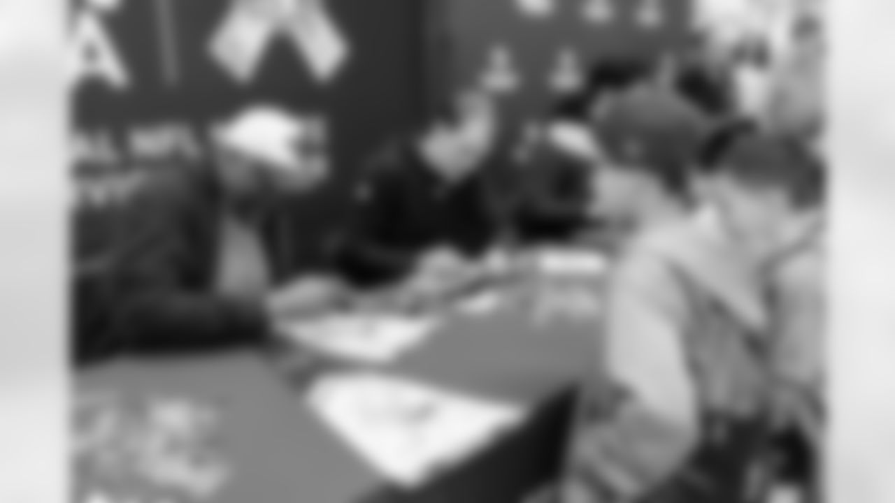 Denver Broncos Cheerleaders and Broncos alumni visit the United States Army post at Fort Carson during the Salute to Service Caravan on December 16, 2025. Photo by Ben Swanson / Denver Broncos