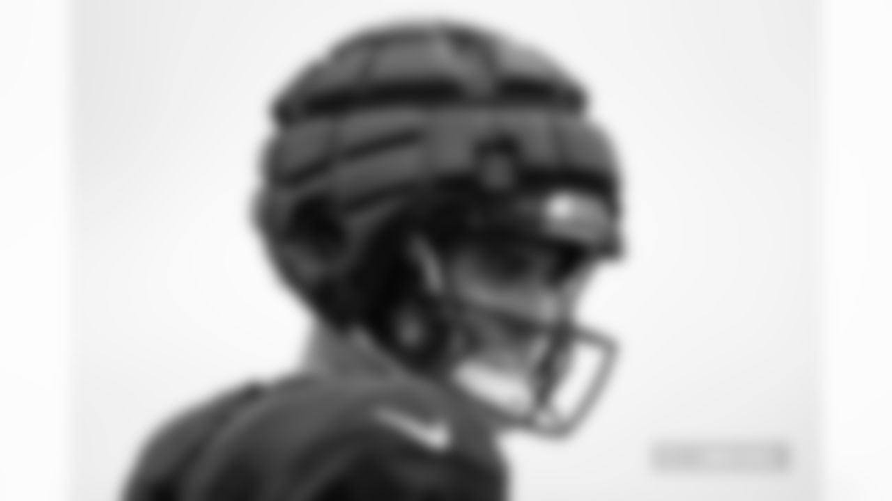 Bo Nix during practice at The Greenbrier in White Sulphur Springs, West Virginia on September 25, 2024. Photo by Ben Swanson / Denver Broncos