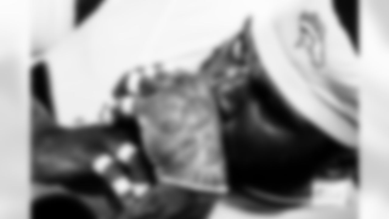 Denver Broncos defensive end John Franklin-Myers (98) before the Broncos' Week 17 game against the Kansas City Chiefs at GEHA Field at Arrowhead Stadium in Kansas City, Missouri on December 25, 2025. Photo by Ben Swanson / Denver Broncos