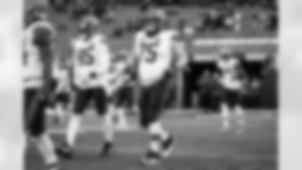 Offensive guard Joel Bitonio (75) before a NFL football game between the Cleveland Browns and Cincinnati Bengals on January 7, 2024 at Paycor Stadium.