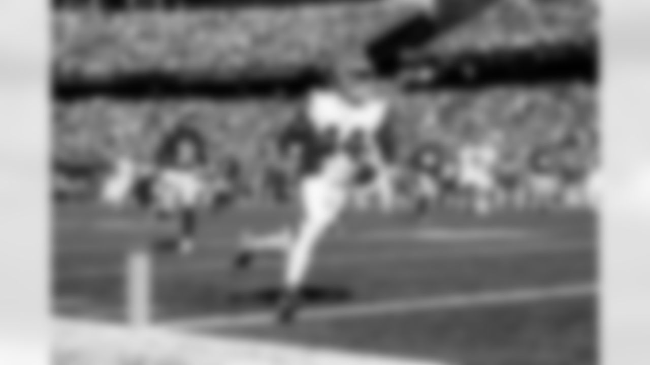 Tight end Harold Fannin Jr. (44) during a NFL football game between the Cleveland Browns and New England Patriots on October 26, 2025 at Gillette Stadium. The Browns lost 13-32.