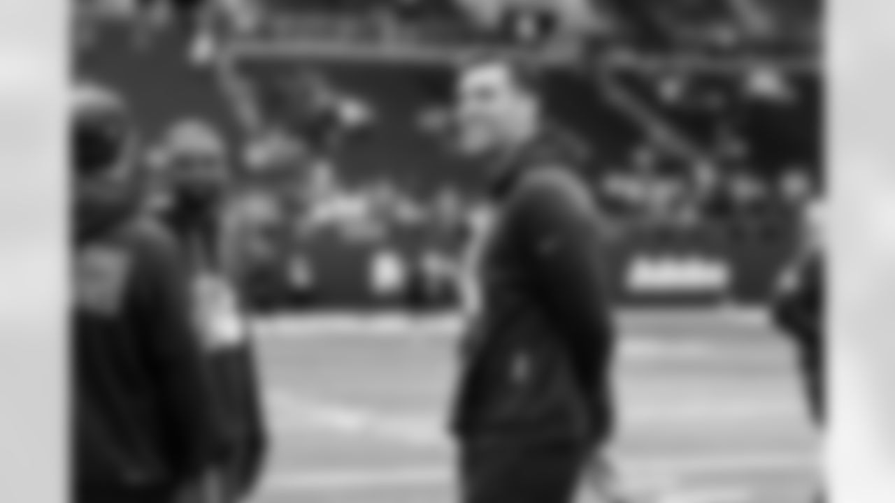 Quarterback Joe Flacco (15) before a NFL football game between the Minnesota Vikings and Cleveland Browns on October 5, 2025 at Tottenham Hotspur Stadium.