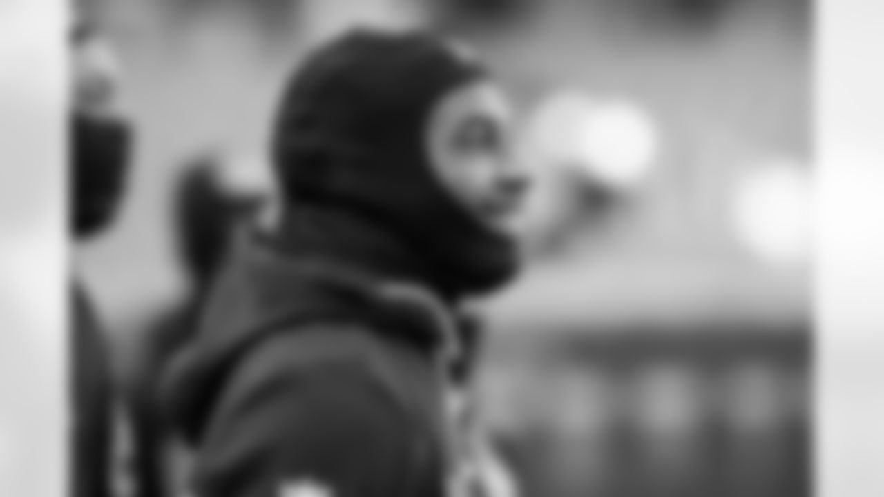 Wide receiver Isaiah Bond (16) before a NFL football game between the Cleveland Browns and Chicago Bears on December 14, 2025 at Soldier Field.