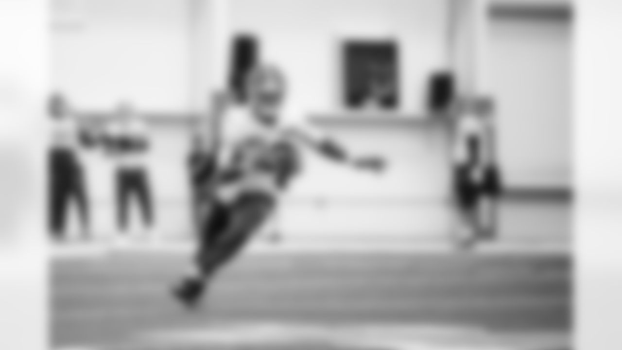 Running back Ahmani Marshall (23) during practice at CrossCountry Mortgage Campus on December 31, 2025.