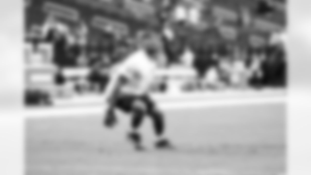 Wide receiver Isaiah Bond (16) before a NFL football game between the Cleveland Browns and Las Vegas Raiders on November 23, 2025 at Allegiant Stadium.