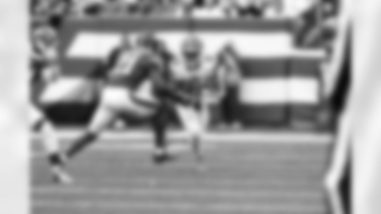 Running back Dylan Sampson (22) during a NFL football game between the Cleveland Browns and New York Jets on November 9, 2025 at MetLife Stadium.