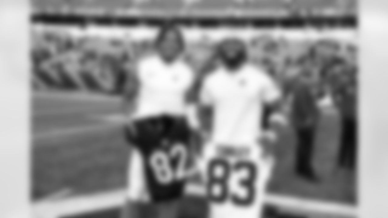 The Browns celebrate after a NFL football game between the Cleveland Browns and Cincinnati Bengals on January 4, 2026 at Paycor Stadium.