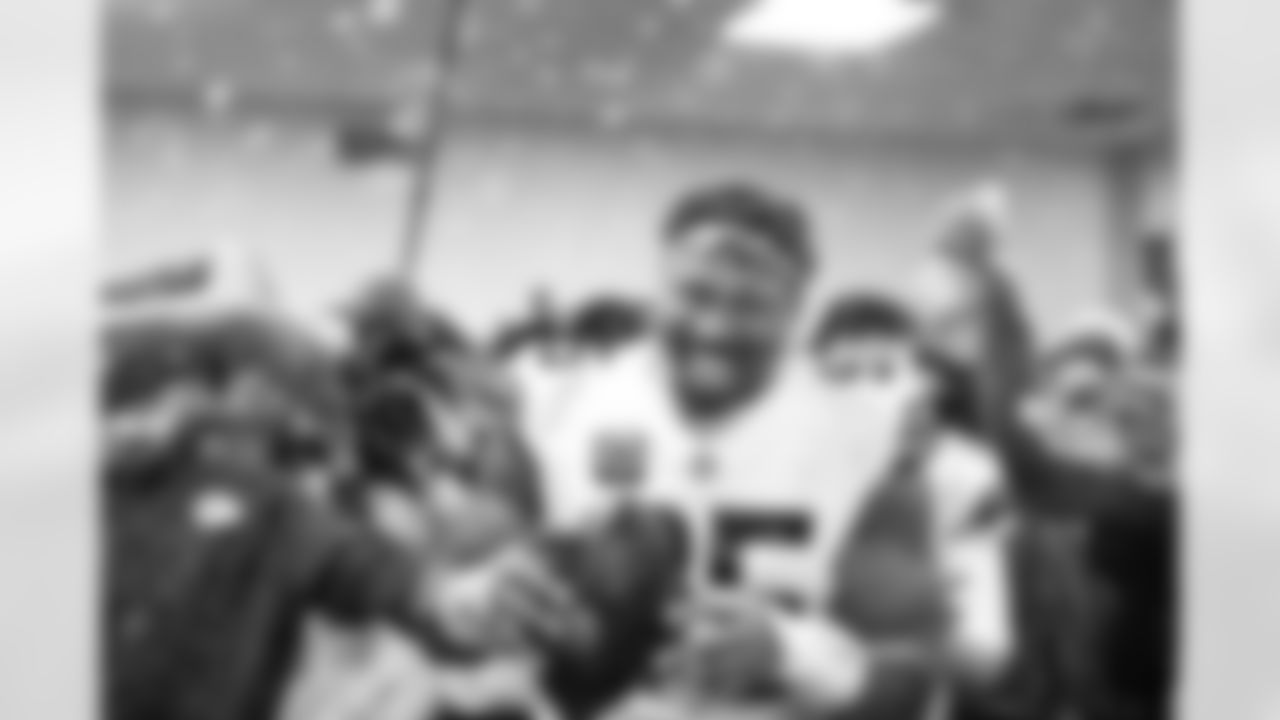 The Browns celebrate after a NFL football game between the Cleveland Browns and Cincinnati Bengals on January 4, 2026 at Paycor Stadium.