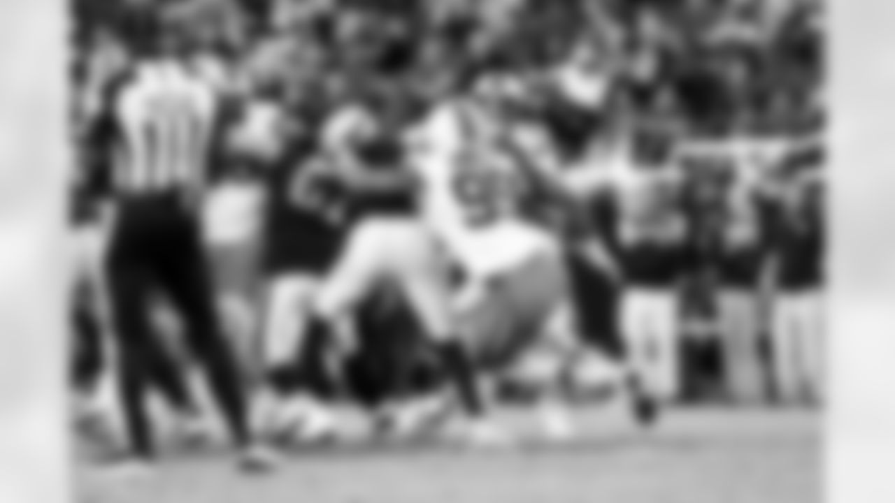 Defensive end Myles Garrett (95) during a NFL football game between the Cleveland Browns and Las Vegas Raiders on November 23, 2025 at Allegiant Stadium.