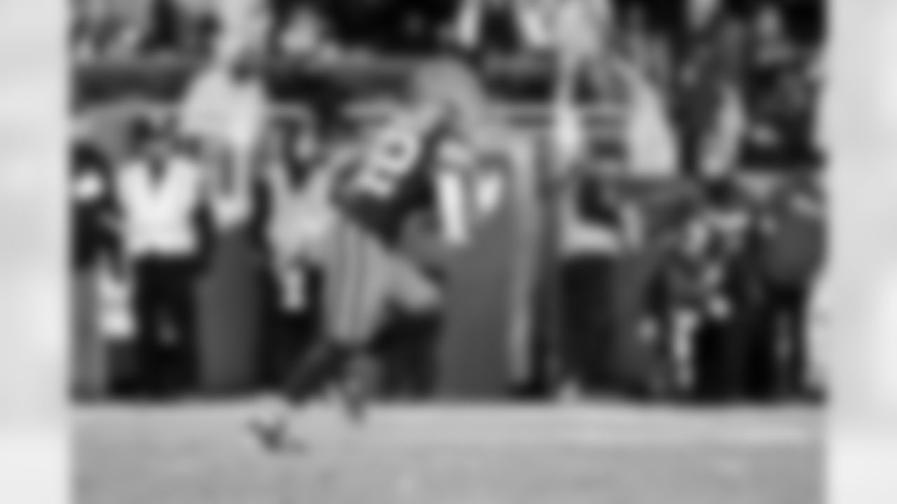 Running back Dylan Sampson (22) during a NFL football game between the Baltimore Ravens and Cleveland Browns on November 16, 2025 at Huntington Bank Field.