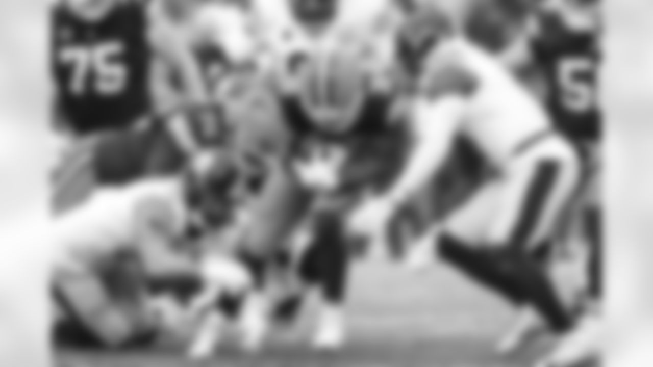 Running back Trayveon Williams (38) during a NFL football game between the Pittsburgh Steelers and Cleveland Browns on December 28, 2025 at Huntington Bank Field.