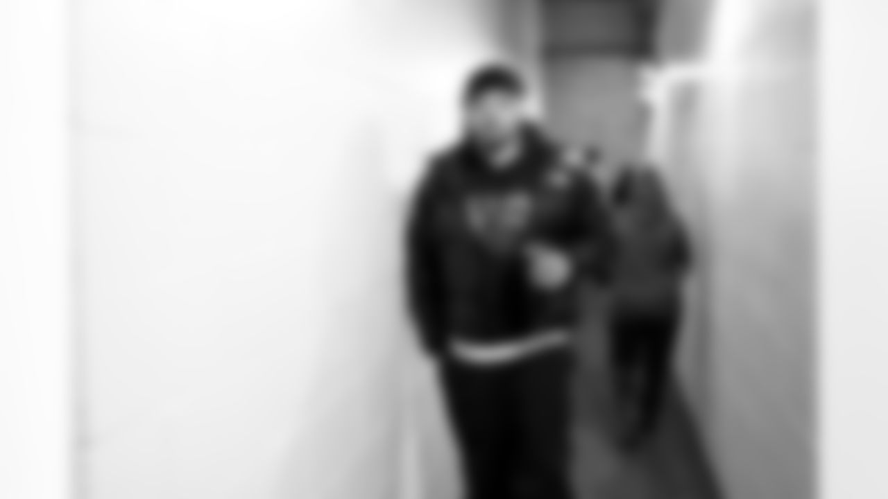 Safety Ronnie Hickman Jr. (33) before a NFL football game between the Cleveland Browns and Chicago Bears on December 14, 2025 at Soldier Field.