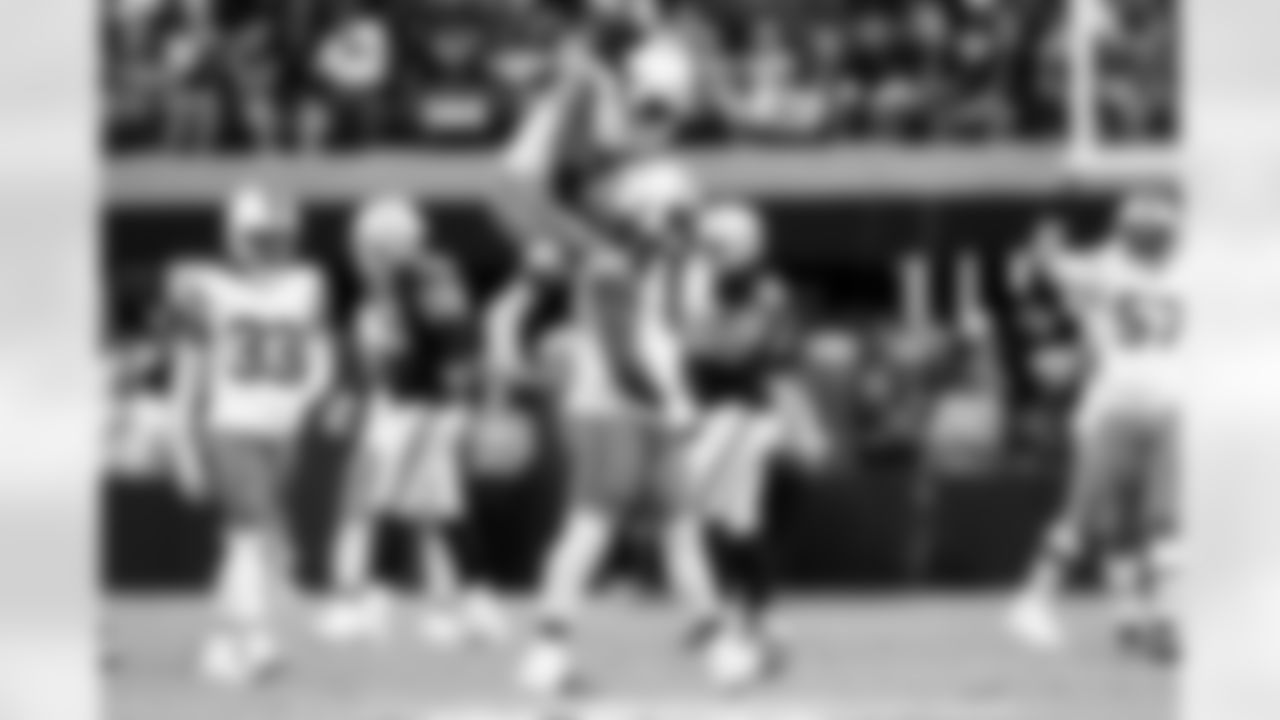 Linebacker Devin Bush (30) and Defensive tackle Mike Hall Jr. (51) during a NFL football game between the Cleveland Browns and Las Vegas Raiders on November 23, 2025 at Allegiant Stadium. The Browns won 24-10.