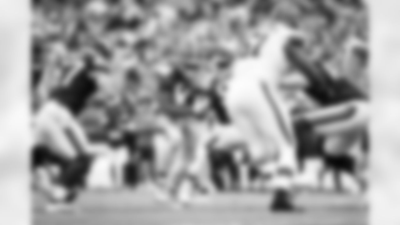 Running back D'Onta Foreman (27) during a preseason NFL football game between the Minnesota Vikings and Cleveland Browns on August 17, 2024 at Cleveland Browns Stadium.