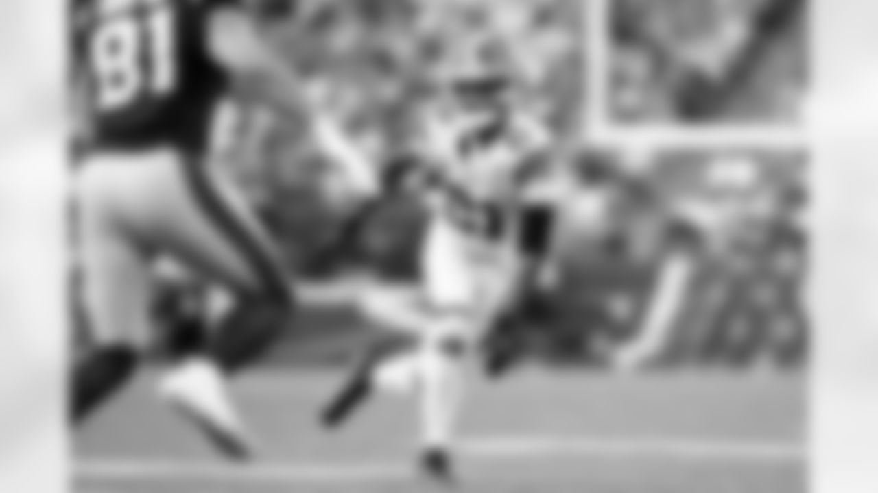 Cornerback Denzel Ward (21) during a NFL football game between the Cleveland Browns and New England Patriots on October 26, 2025 at Gillette Stadium. The Browns lost 13-32.