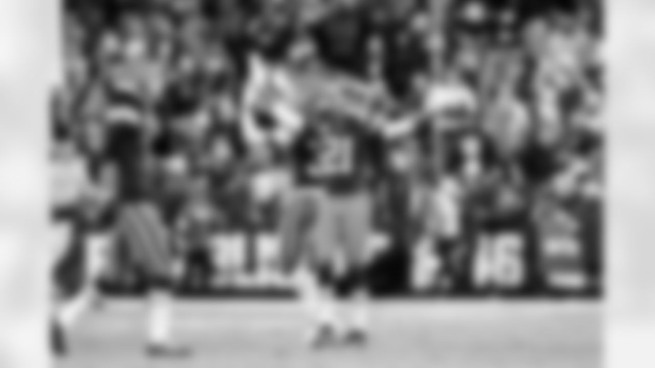 Cornerback Denzel Ward (21) during a NFL football game between the Baltimore Ravens and Cleveland Browns on November 16, 2025 at Huntington Bank Field.