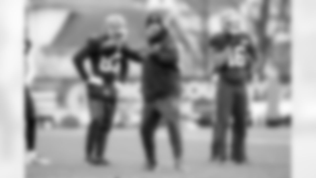 Pass Game Coordinator/Wide Receivers Coach Chad O'Shea during practice at CrossCountry Mortgage Campus on November 26, 2025.