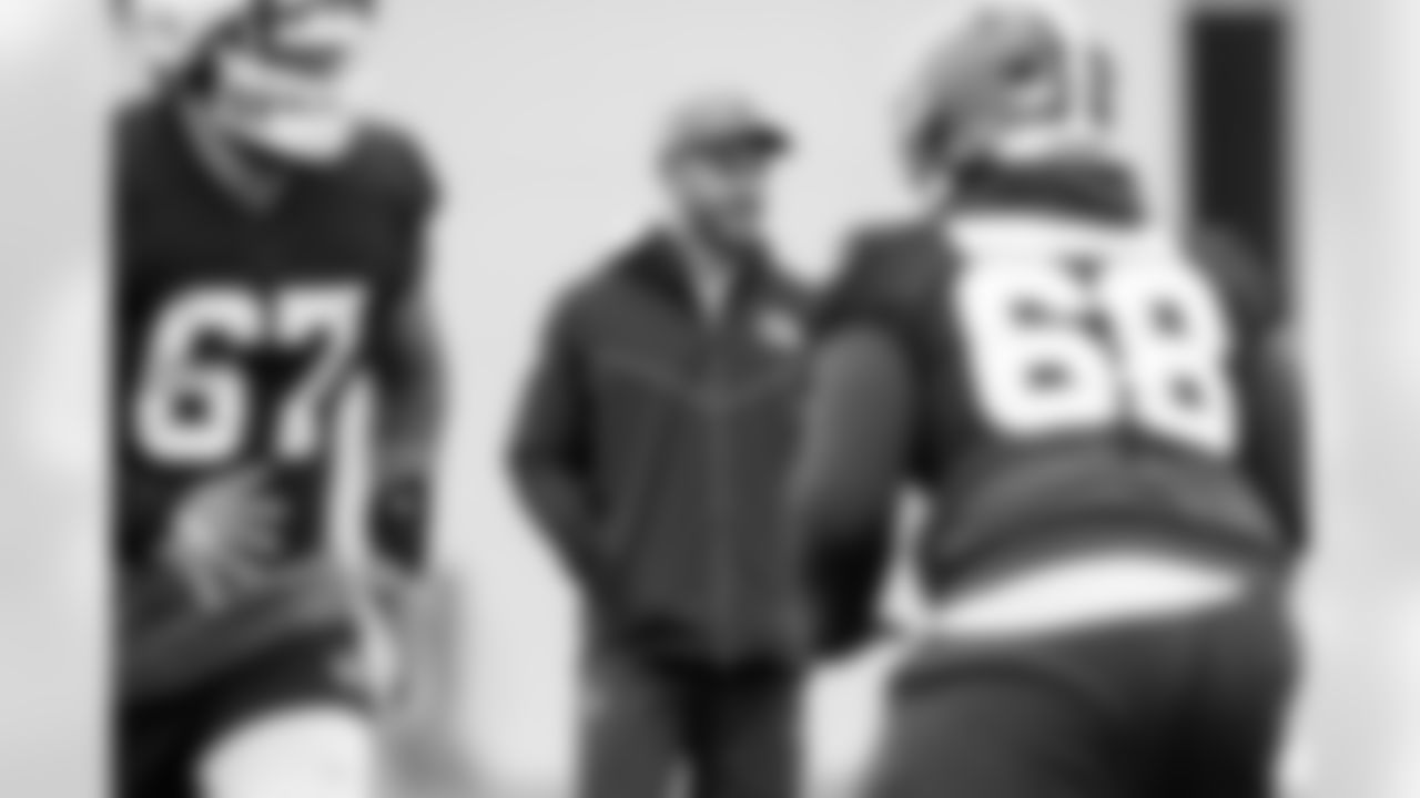 Bill Willis Coaching Fellow Michael Bearden during practice at CrossCountry Mortgage Campus on December 17, 2025.