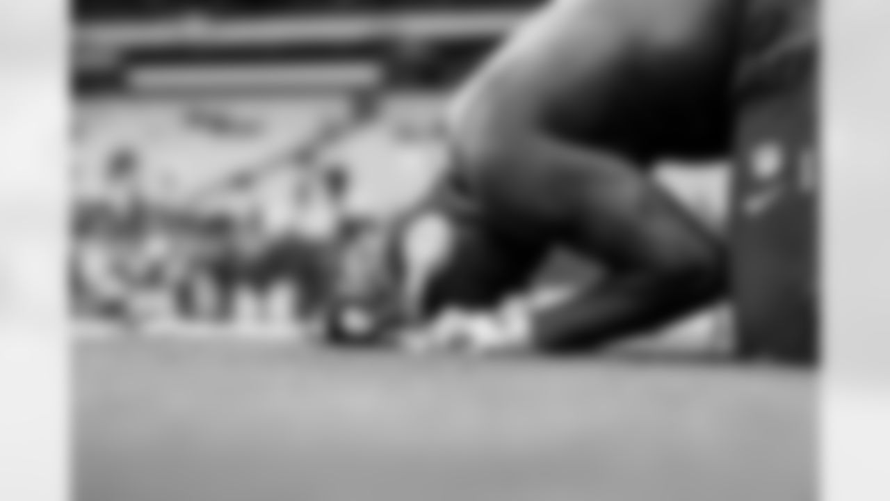 Tight end David Njoku (85) before a NFL football game between the Baltimore Ravens and Cleveland Browns on November 16, 2025 at Huntington Bank Field.