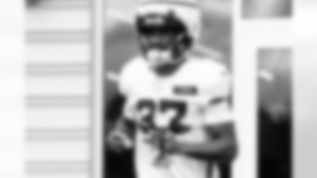 Cornerback Dom Jones (37) during practice at CrossCountry Mortgage Campus on October 15, 2025.