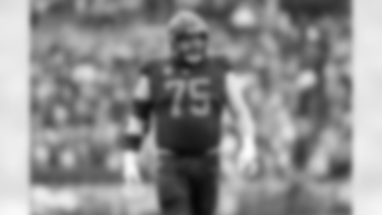 Offensive guard Joel Bitonio (75) during a NFL football game between the Tennessee Titans and Cleveland Browns on December 7, 2025 at Huntington Bank Field.