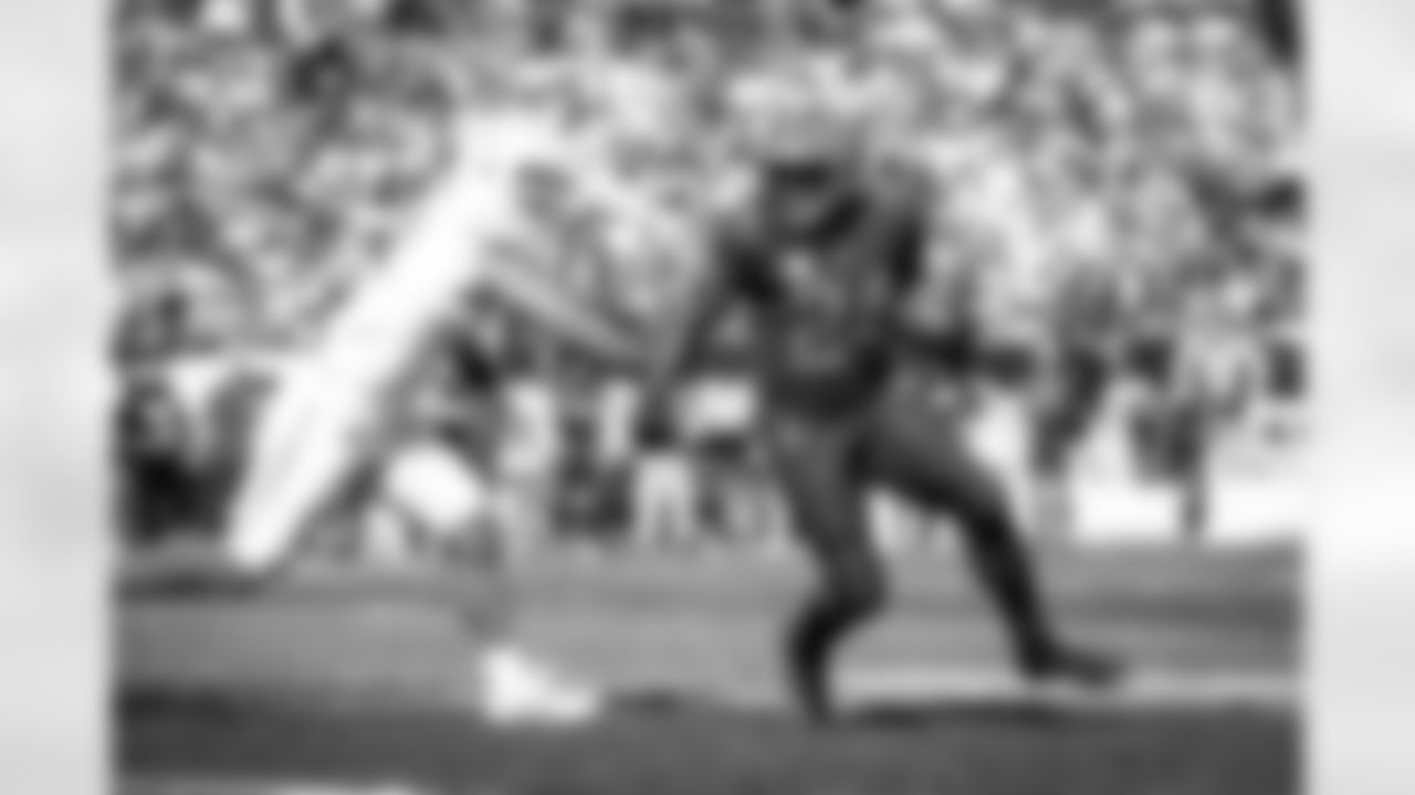 Running back Nick Chubb (24) during a NFL football game between the Los Angeles Chargers and Cleveland Browns on October 9, 2022 at FirstEnergy Stadium. The Browns lost 30-28.