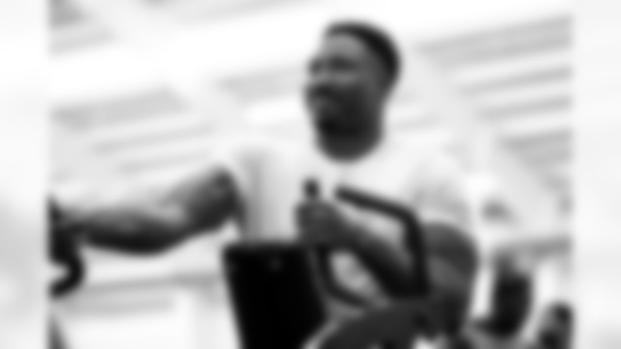 Defensive end Myles Garrett (95) during a workout in Phase I of the offseason at CrossCountry Mortgage Campus on April 22, 2024.