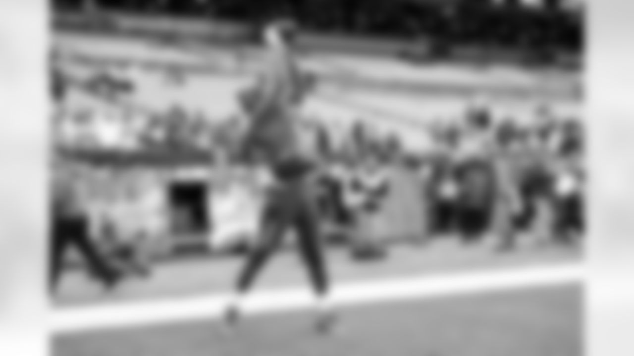 Wide receiver Jerry Jeudy (3) before a NFL football game between the Baltimore Ravens and Cleveland Browns on November 16, 2025 at Huntington Bank Field.