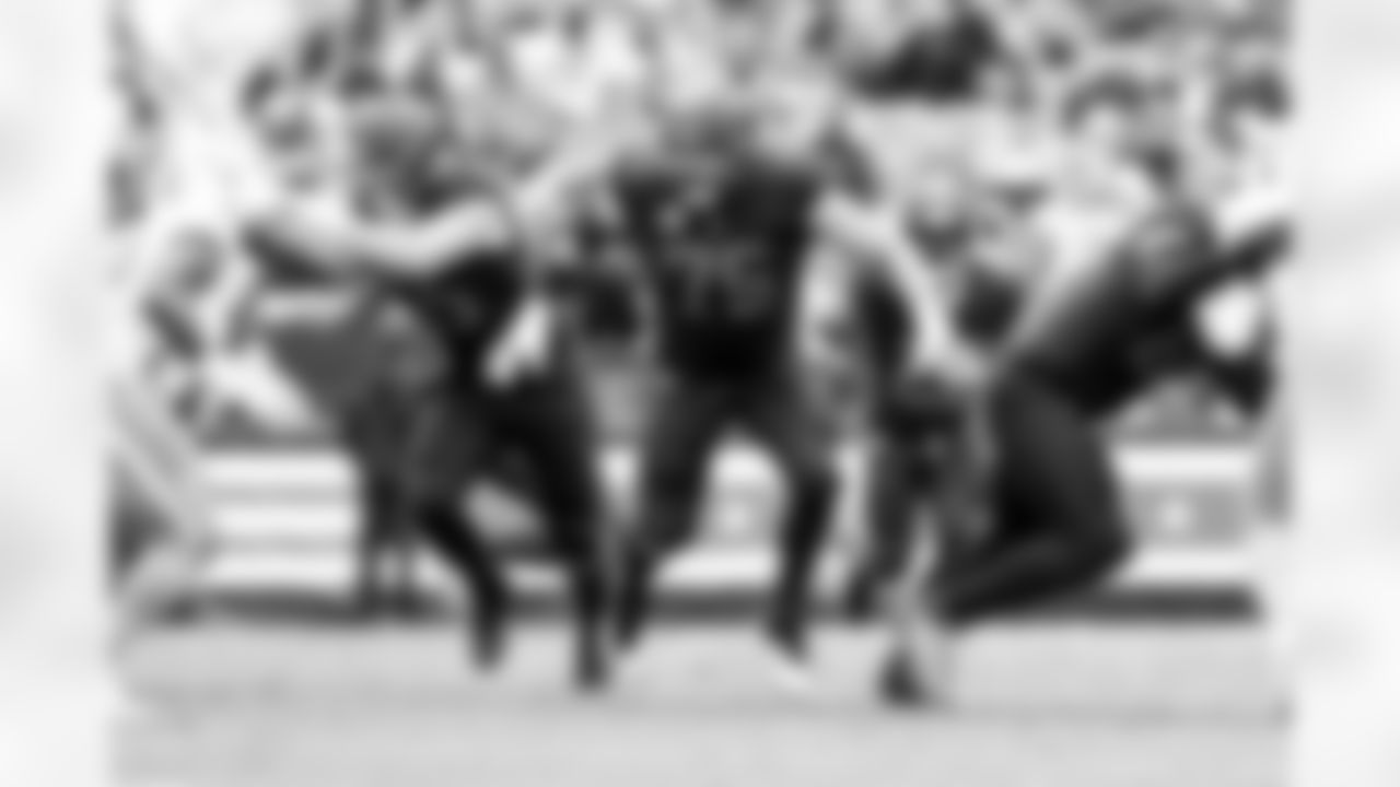 Offensive guard Joel Bitonio (75) during a NFL football game between the Miami Dolphins and Cleveland Browns on October 19, 2025 at Huntington Bank Field.