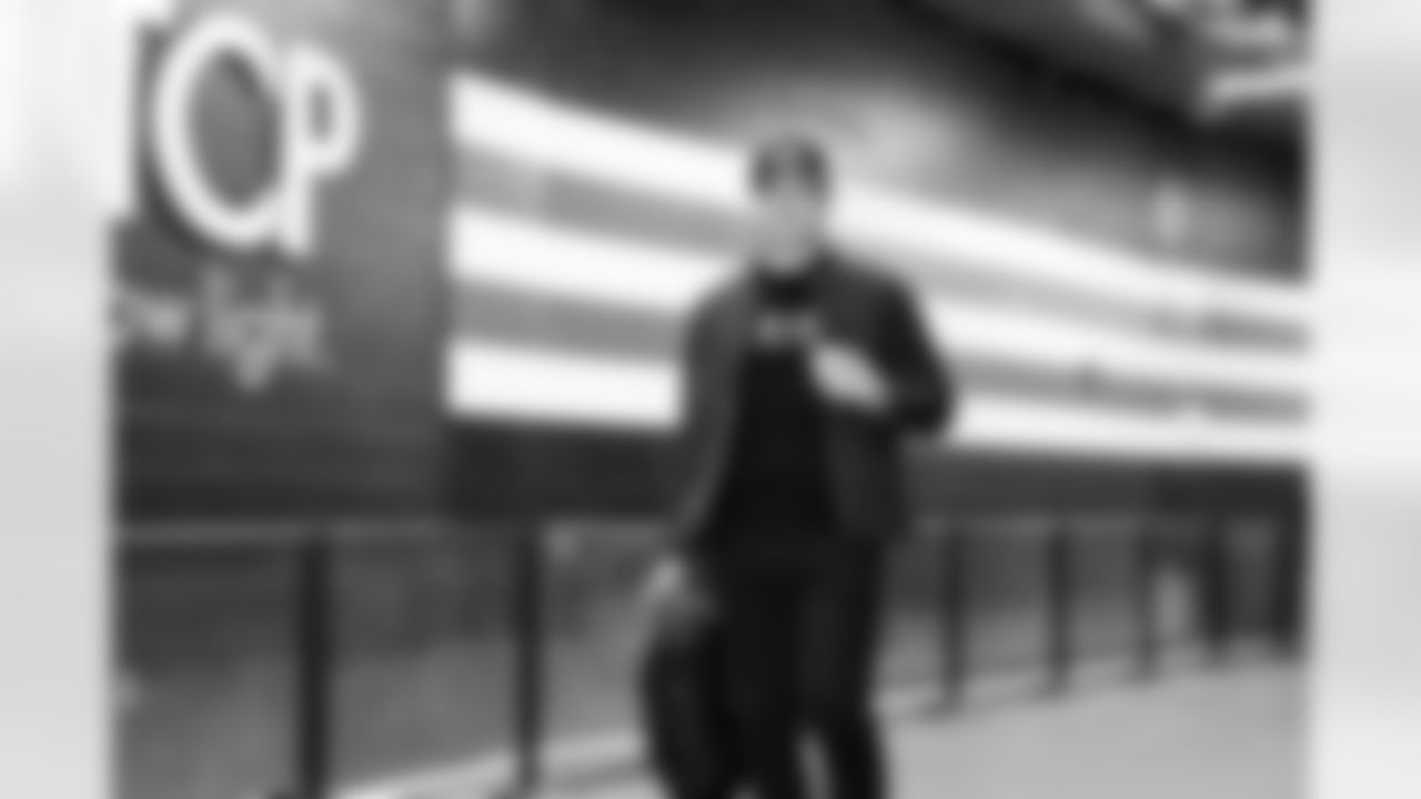 Defensive end Cameron Thomas (99) before a NFL football game between the Pittsburgh Steelers and Cleveland Browns on December 28, 2025 at Huntington Bank Field.