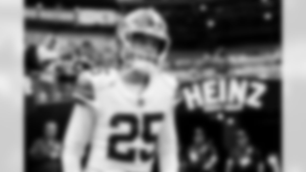 Kicker Andre Szmyt (25) before a NFL football game between the Cleveland Browns and Pittsburgh Steelers on October 12, 2025 at Acrisure Stadium. The Browns lost 9-23.