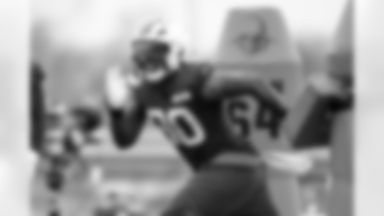 Defensive end K.J. Henry (90) during practice at CrossCountry Mortgage Campus on November 20, 2025.