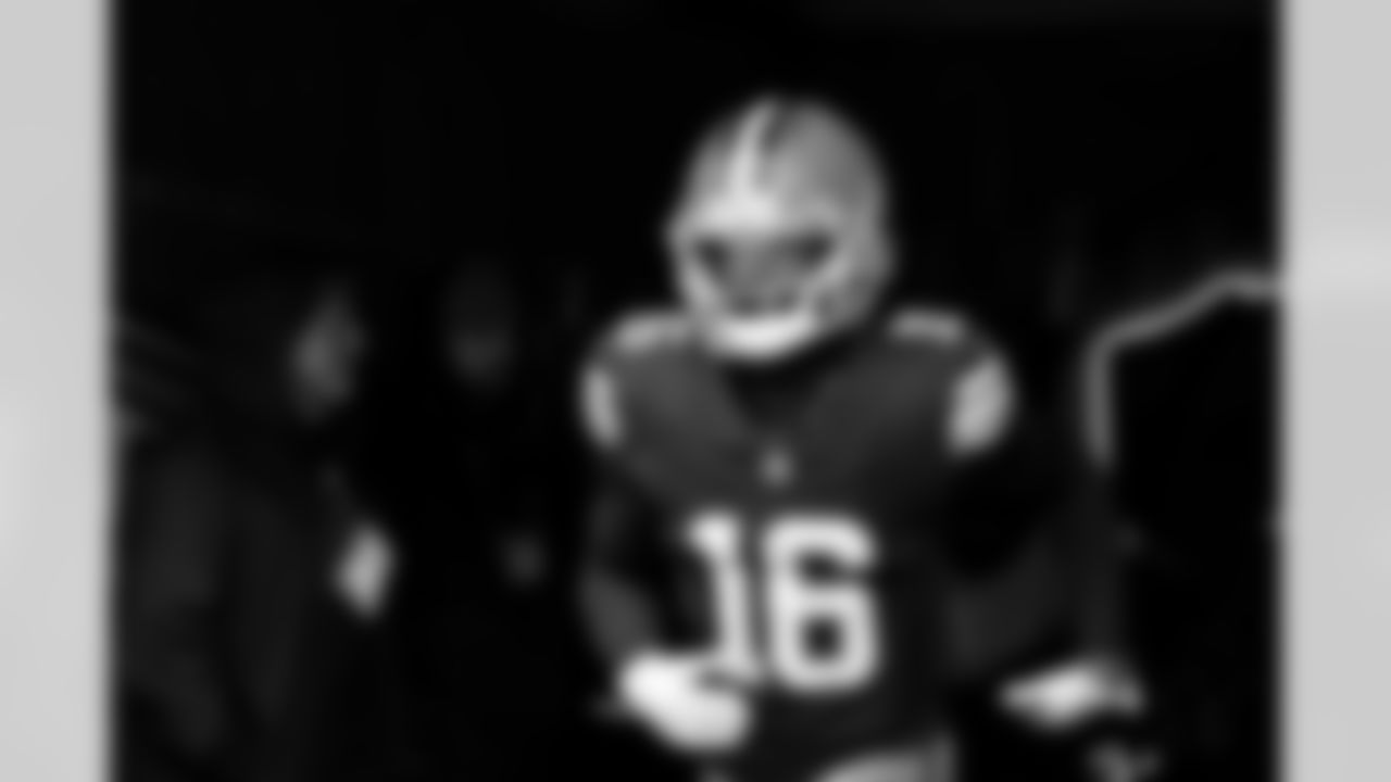 Wide receiver Isaiah Bond (16) before a NFL football game between the Pittsburgh Steelers and Cleveland Browns on December 28, 2025 at Huntington Bank Field.