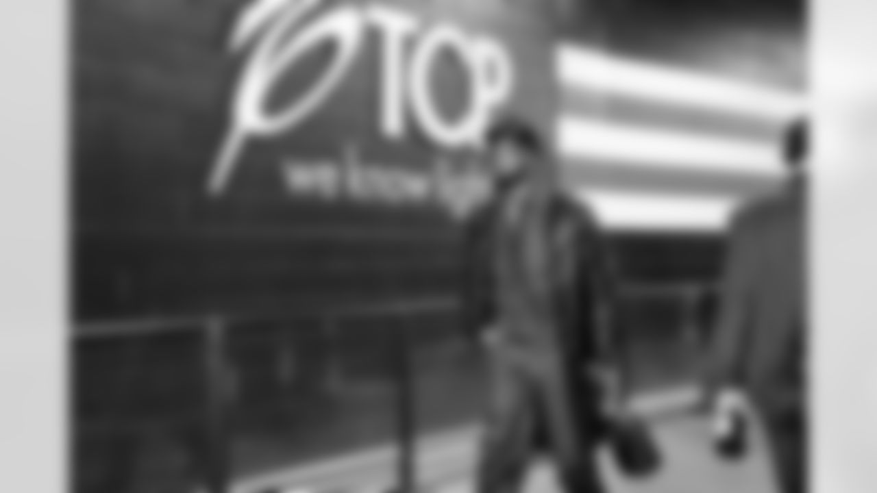 Cornerback Denzel Ward (21) before a NFL football game between the Baltimore Ravens and Cleveland Browns on November 16, 2025 at Huntington Bank Field.