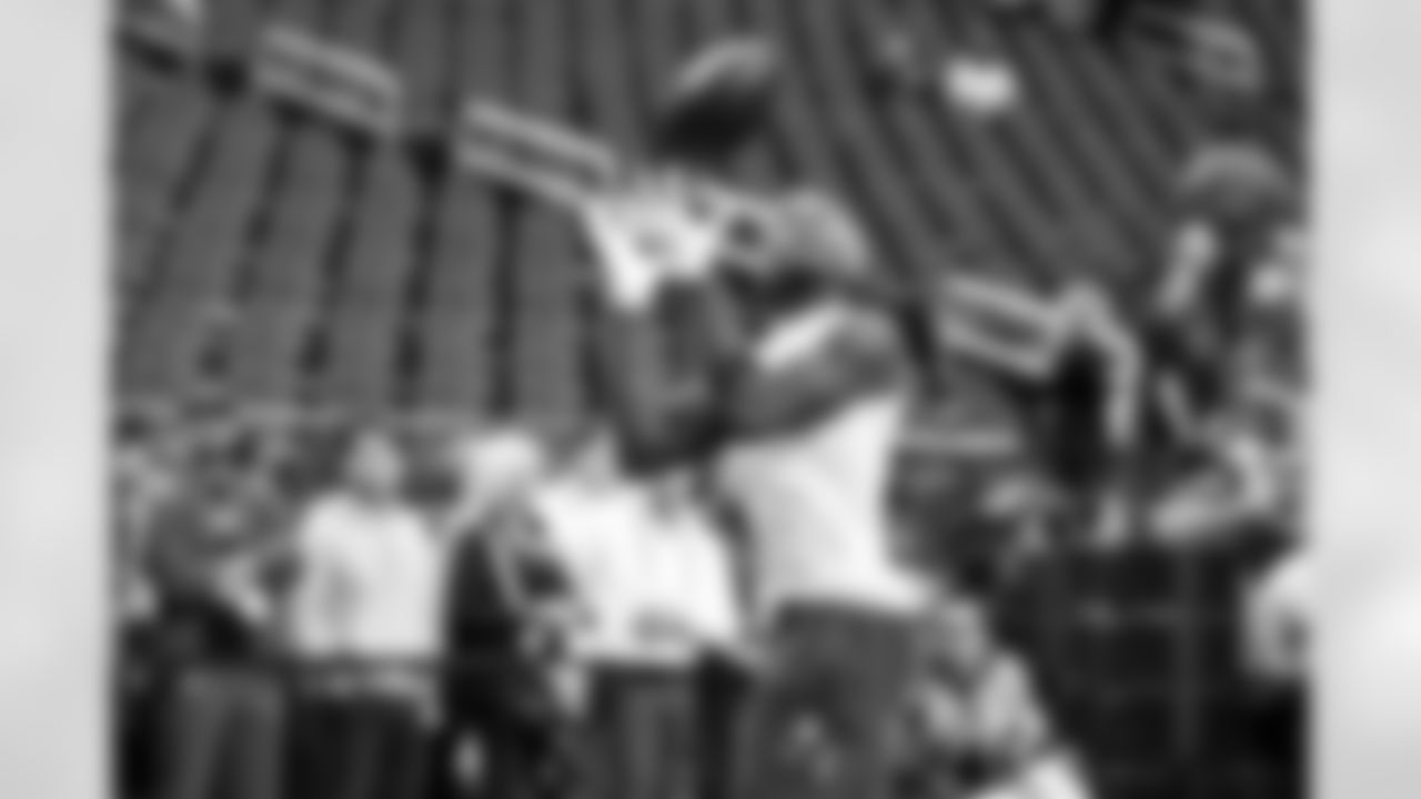 Wide receiver Jerry Jeudy (3) before a NFL football game between the Cleveland Browns and Las Vegas Raiders on November 23, 2025 at Allegiant Stadium.