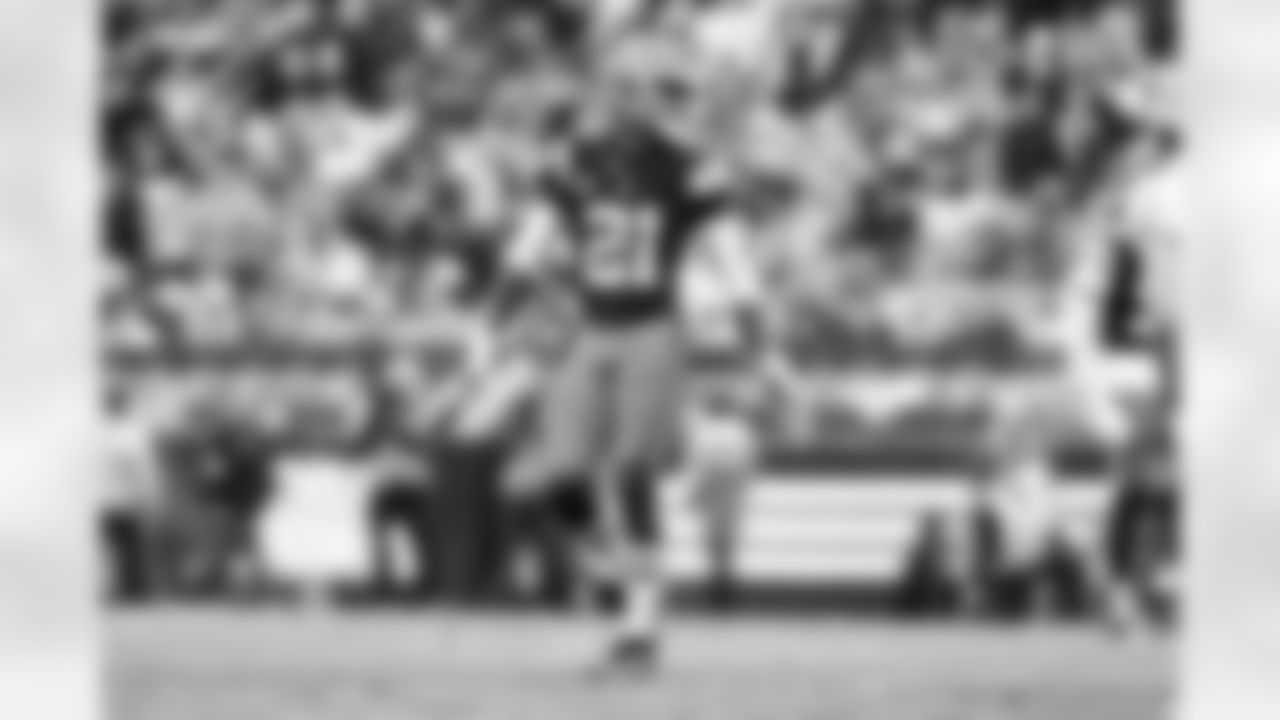 Cornerback Denzel Ward (21) during a NFL football game between the Pittsburgh Steelers and Cleveland Browns on December 28, 2025 at Huntington Bank Field.