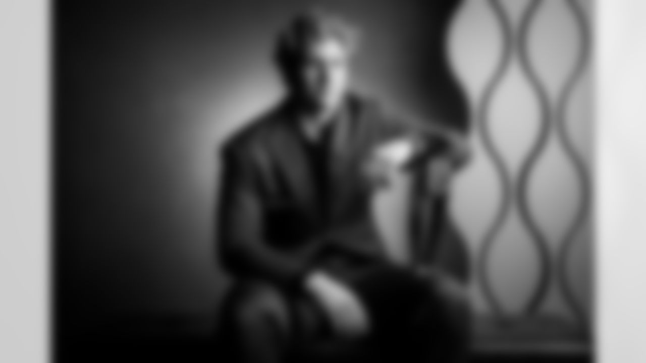 AP Defensive Rookie of the Year Cleveland Browns linebacker Carson Schwesinger (49) poses for a portrait during the NFL Honors awards show on Thursday, February 5, 2026 in San Francisco.