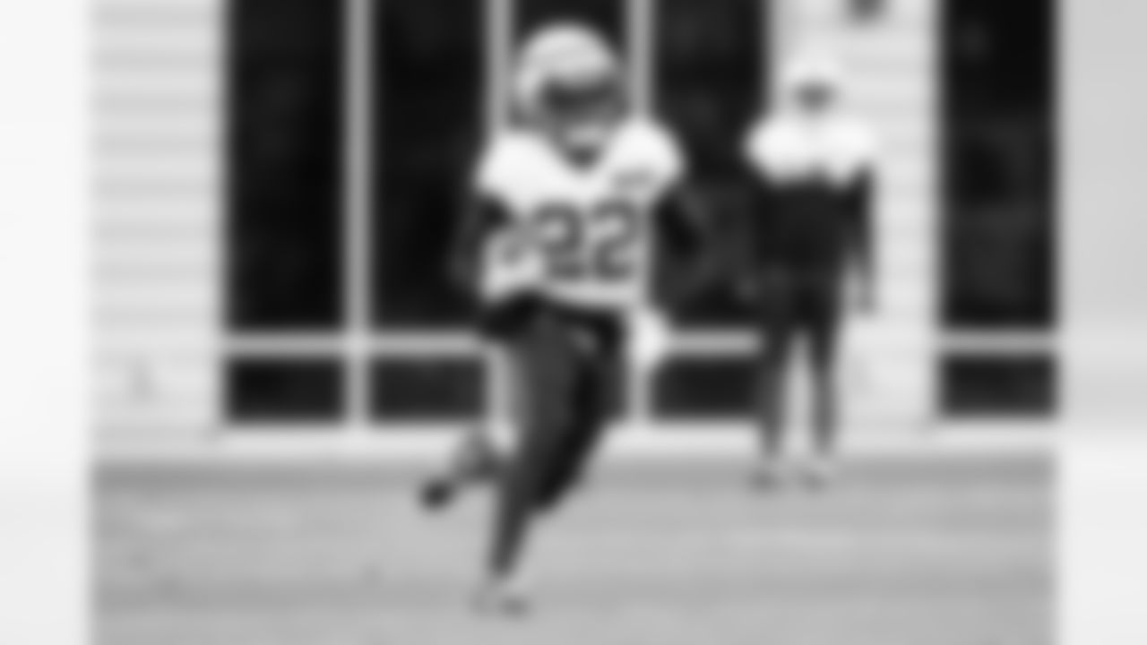 Running back Dylan Sampson (22) during practice at CrossCountry Mortgage Campus on November 19, 2025.