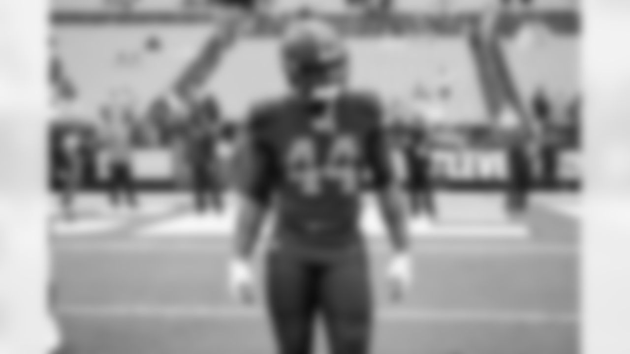 Tight end Harold Fannin Jr. (44) before a NFL football game between the Miami Dolphins and Cleveland Browns on October 19, 2025 at Huntington Bank Field.