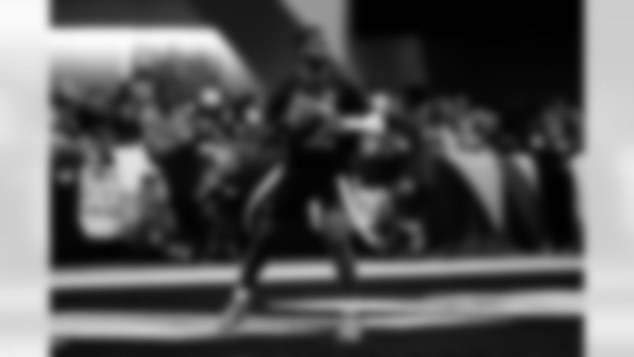 Cleveland Browns quarterback Shedeur Sanders (12) drops back to pass during the 2026 Pro Bowl Game on Tuesday, February 3, 2026 in San Francisco, California. (Alika Jenner/NFL)