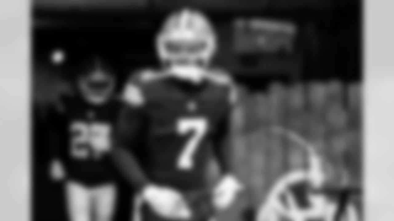 Cornerback Tyson Campbell (7) before a NFL football game between the San Francisco 49ers and Cleveland Browns on November 30, 2025 at Huntington Bank Field.