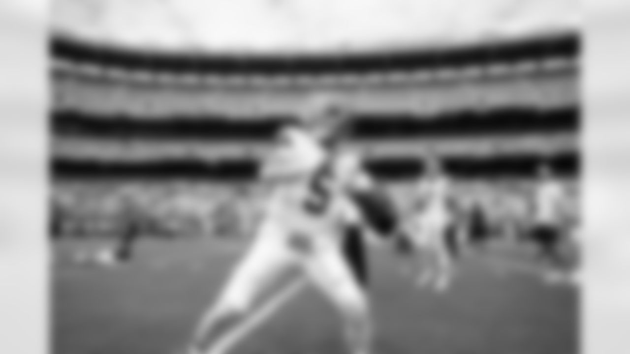 Quarterback Dillon Gabriel (5) before a preseason NFL football game between the Los Angeles Rams and Cleveland Browns on August 23, 2025 at Huntington Bank Field. The Browns won 19-17.