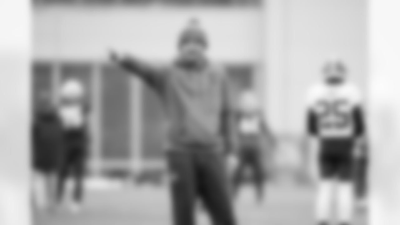 Pass Game Specialist Nick Charlton during practice at CrossCountry Mortgage Campus on December 17, 2025.