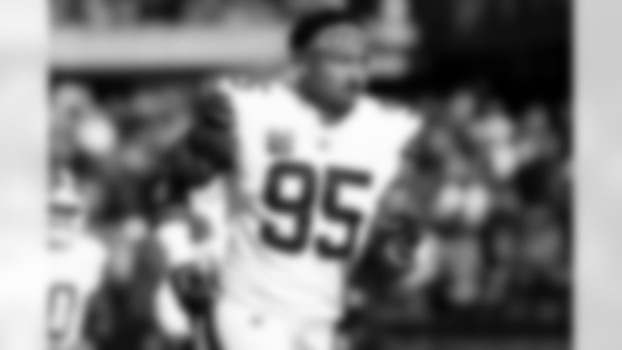 Defensive end Myles Garrett (95) before a NFL football game between the Cleveland Browns and Chicago Bears on December 14, 2025 at Soldier Field. The Browns lost 3-31.