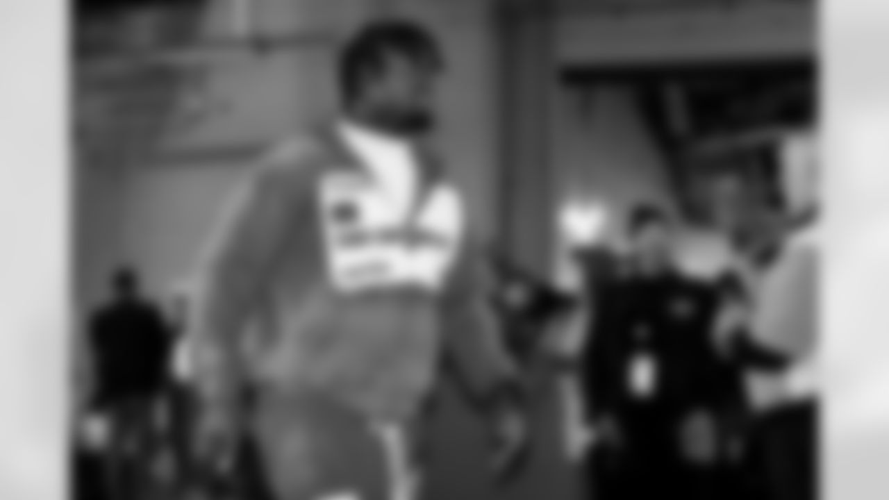 Tight end Harold Fannin Jr. (44) before a NFL football game between the Cleveland Browns and New York Jets on November 9, 2025 at MetLife Stadium.