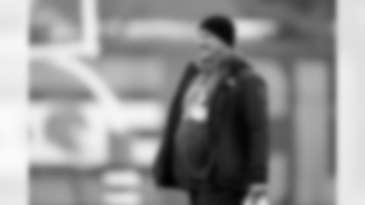 Offensive Line Coach Mike Bloomgren during practice at CrossCountry Mortgage Campus on December 17, 2025.