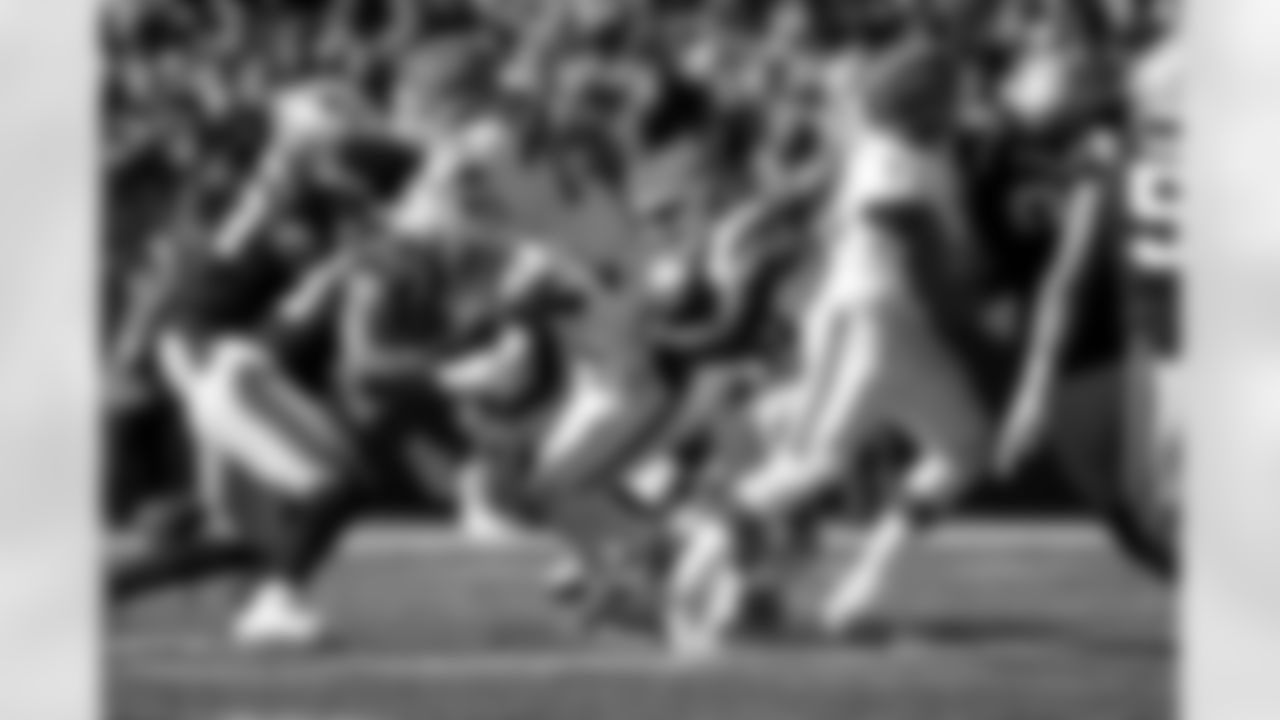Running back Quinshon Judkins (10) during a NFL football game between the Cleveland Browns and New England Patriots on October 26, 2025 at Gillette Stadium.