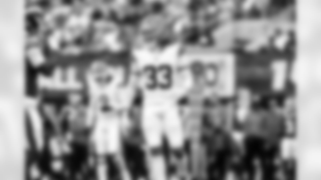 Safety Ronnie Hickman Jr. (33) during a NFL football game between the Cleveland Browns and New York Jets on November 9, 2025 at MetLife Stadium.