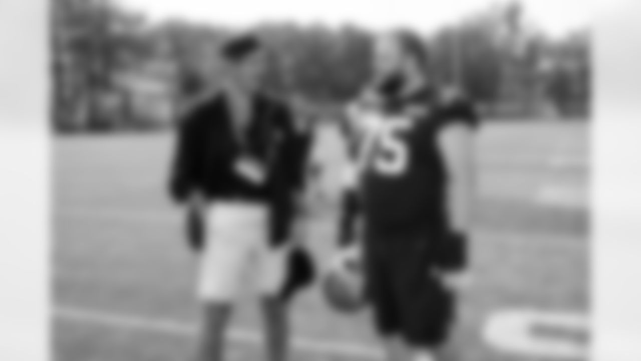Dan Fike and Offensive guard Joel Bitonio (75) during the third day of mandatory minicamp at CrossCountry Mortgage Campus on June 12, 2025.
