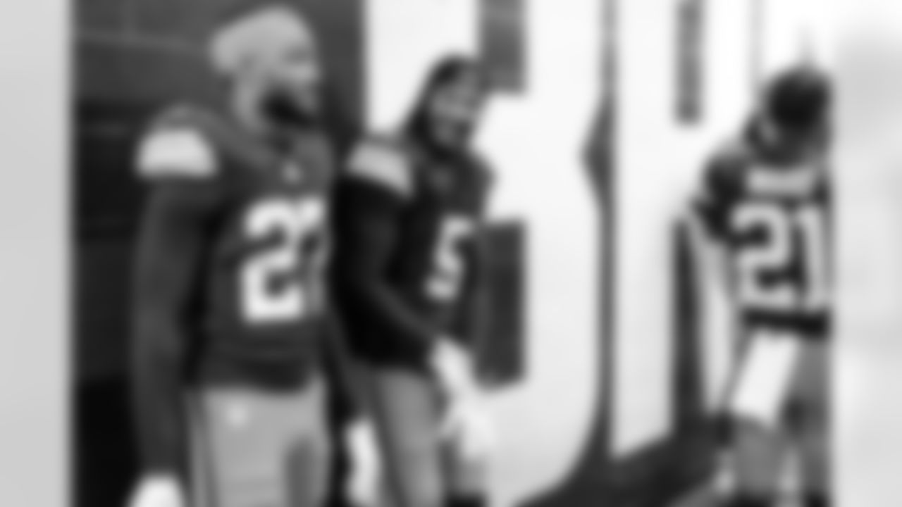 Cornerback Sam Webb (27) and Safety Rayshawn Jenkins (5) before a NFL football game between the Pittsburgh Steelers and Cleveland Browns on December 28, 2025 at Huntington Bank Field.